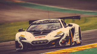 White racecar raceflag number front - antoni pitxot free wallpaper