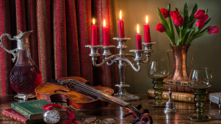 Violin vase flowers clock candle 2 - a violin free wallpaper