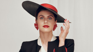 Woman red hat red lips - her hand and a cigarette free wallpaper