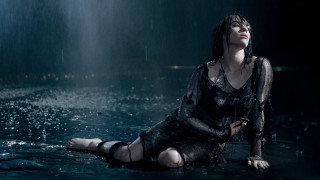 Woman water rain black dress - her foot free wallpaper