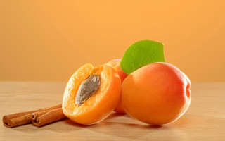 Peaches wooden table cinnamon leaf - a wooden table next free wallpaper for desktop