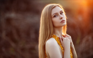 Blonde woman portrait sunlight anamorphic - anamorphic free wallpaper for desktop