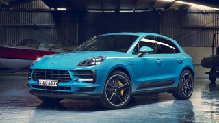Blue porsche cayenne garage plane - a garage free wallpaper for desktop