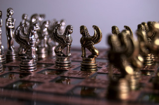 Metal chess battle tilt shift - free 3d render wallpaper