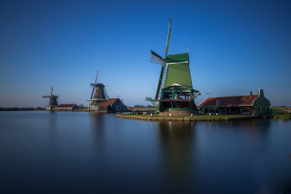 Windmill island water houses tiltshift - a windmill free wallpaper