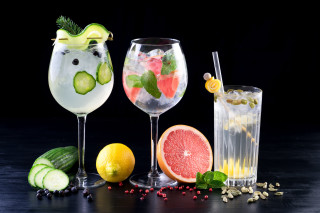 Glasses drinks fruits vegetables food - a couple of glasses free wallpaper