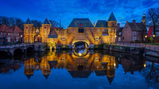 Castle bridge reflection night blue - rembrandt free wallpaper for desktop