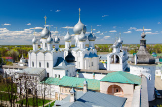White church green roof cloudy - andrei rublev free wallpaper