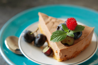 Cake strawberry plate spoon food - a spoon and a spoon free wallpaper