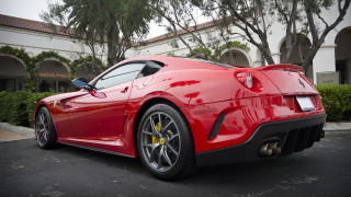 Red sports car building tree - a large window free wallpaper for desktop