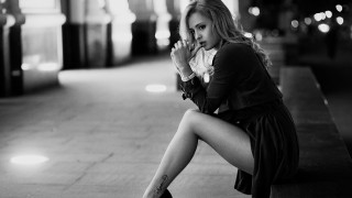 Woman smoking gothic blackwhite fashion - her mouth free wallpaper