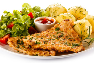 Plate food potatoes salad meat - a plate of food free wallpaper