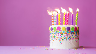 Birthday cake candles purple surface - confetti free wallpaper