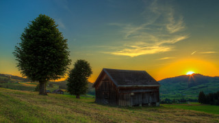 Sunset barn field tree mountains - a barn in a field free wallpaper