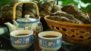 Tea pots coffee baskets pastries - two cup of coffee free wallpaper