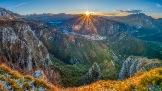 Mountain sunset valleys grassy horizon - arthur quartley free wallpaper for desktop