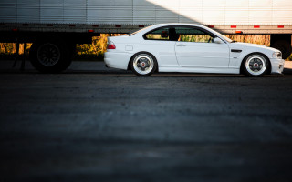 White car truck road grass - pearlescent free wallpaper