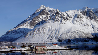 Snowy mountain village lake town - a snowy mountain free wallpaper for desktop
