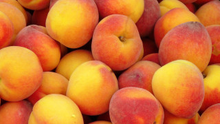 Peach pile yellow background watercolor - a table top free wallpaper for desktop