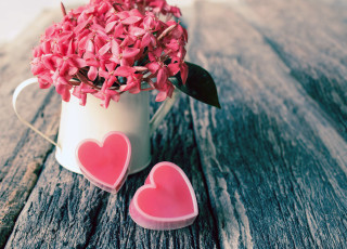 Vase pinkflowers hearts candles wooden - two heart free wallpaper