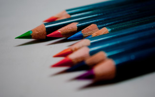 Colored pencils table shallow depth - a childs drawing free wallpaper
