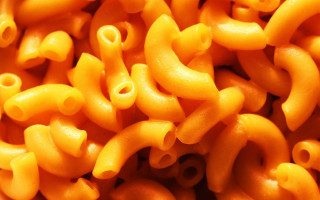 Macaroni cheese noodles fork closeup 3 - a fork free wallpaper