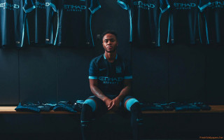 Man bench dressing room legs - his foot free wallpaper