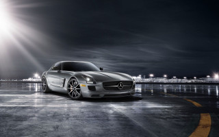Silver sports car night parking 3 - a silver sports car free wallpaper