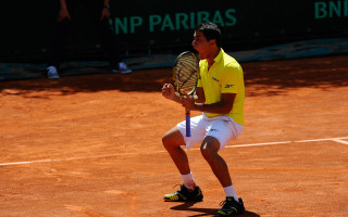 Tennis court mannerism dynamic pose - a tennis racquet free wallpaper