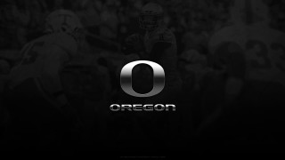 Football player holding ball oregon - darrell riche free wallpaper