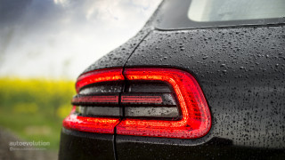 Car rain drops tail lights - the tail free wallpaper