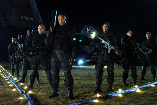 Military men night field helicopter - a group of men free wallpaper