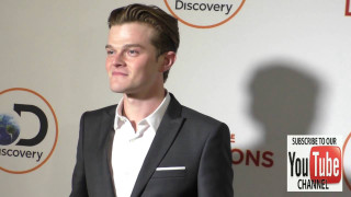 Man suit white shirt discovery - free seasons wallpaper for desktop