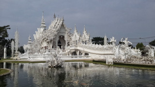 White building fountain sky clouds 2 - a white building free wallpaper