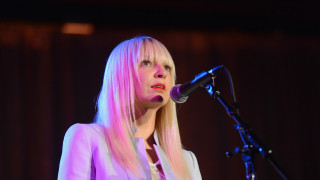 Woman pink hair microphone stand - her free wallpaper