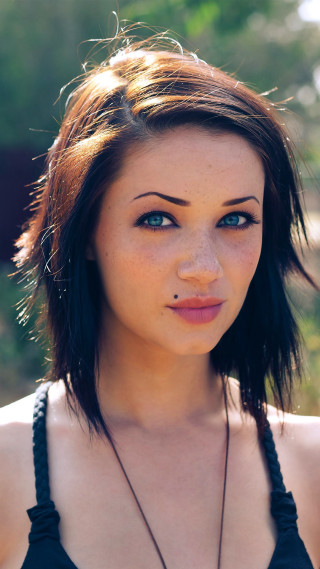 Woman necklace heart tree background - freckle free wallpaper for mobile