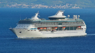 Cruise ship ocean city sunny - sunny free wallpaper