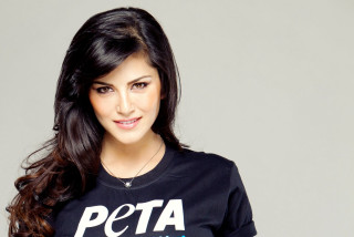 Woman long hair black shirt 11 - ella guru free wallpaper for desktop