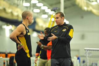 Gym conversation men background black - one man free wallpaper