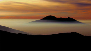 Mountain cloud sky hills background - a cloud free wallpaper