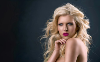 Woman pink lipstick posing hand - a pink lipstick free wallpaper