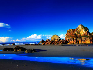 Beach blue stream rocks background 4 - a beach free wallpaper