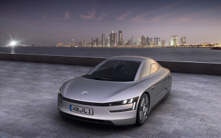 Silver car brick road city - ue 5 free wallpaper