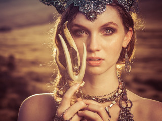 Woman horns necklace scissors headpiece - leesha hannigan free wallpaper