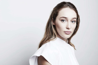 Woman longhair white shirt white - derf free wallpaper for desktop