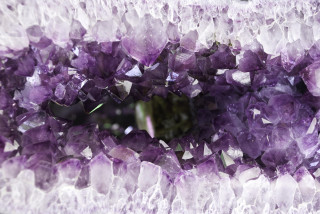 Purple crystals close up blurry - crystal cubism free wallpaper