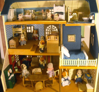 Doll house furniture dolls table - inside free wallpaper for tablet