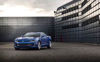 Blue chevrolet camaro building cloud - realistic free wallpaper