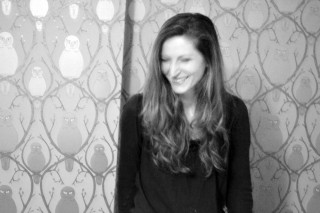 Woman owls wallpaper phone standing - studio photo free wallpaper