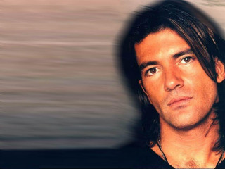 Man longhair blackshirt browneyes jewelry - alexis grimou free wallpaper